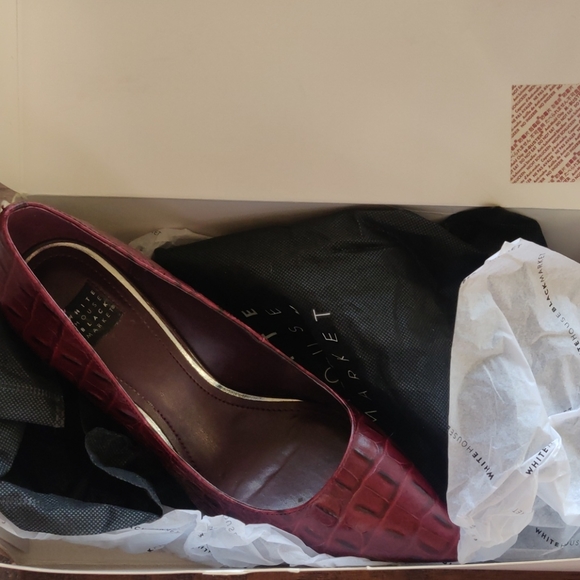 White House Black Market Heels - Picture 5 of 8